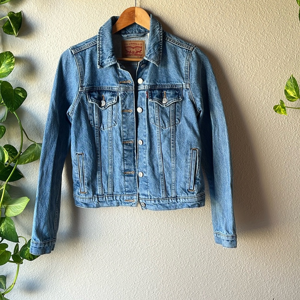 Levi’s trucker jacket